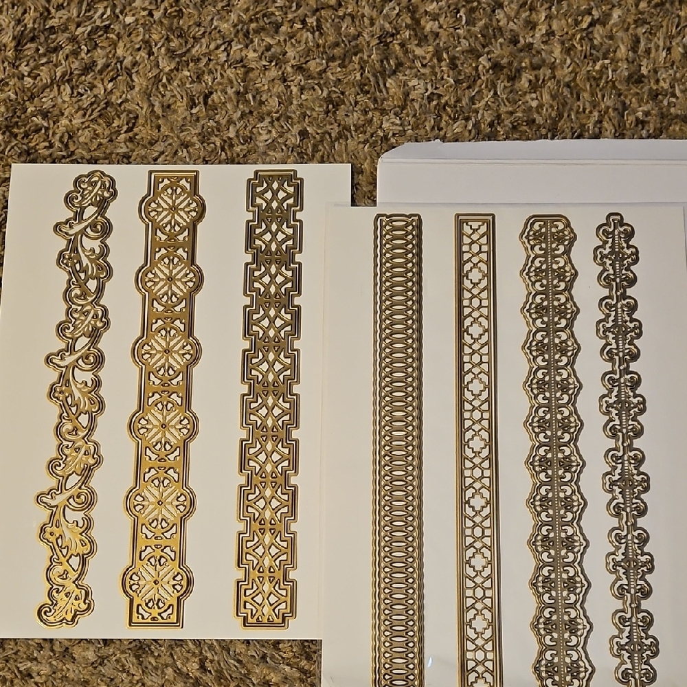 Elegant Gold Decorative Borders